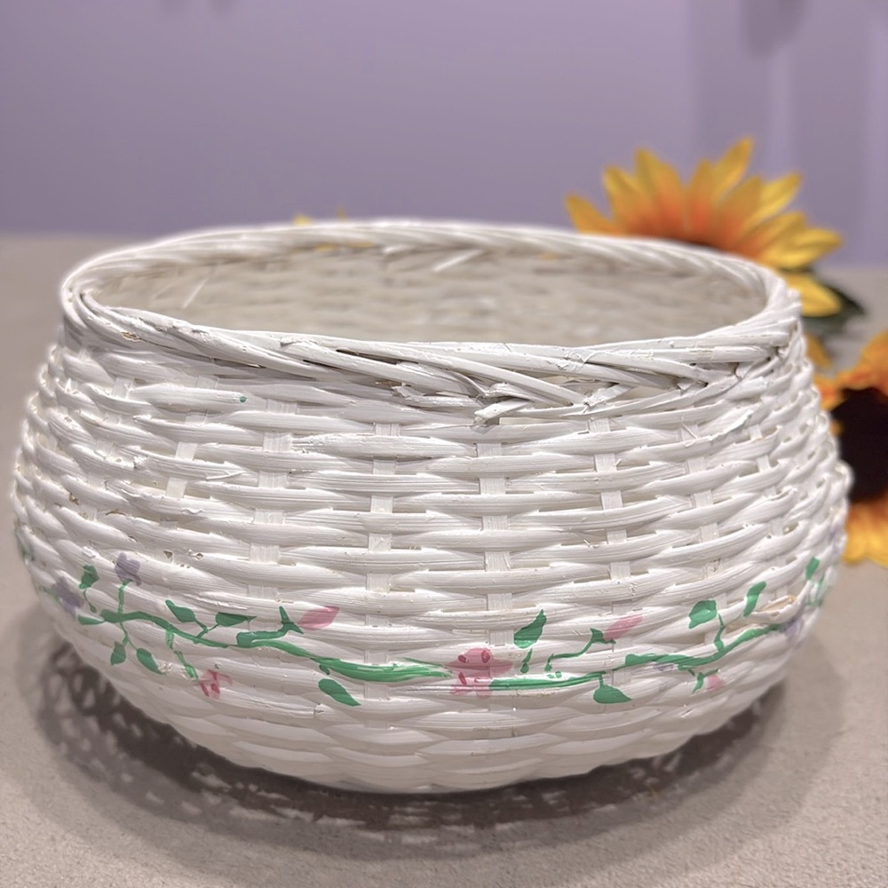 Vintage FTD 1991 "Especially For You !" White Woven Basket with Floral Accents !